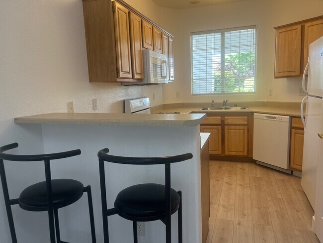 Kitchen - 8772 Bridgeport Bay Ave