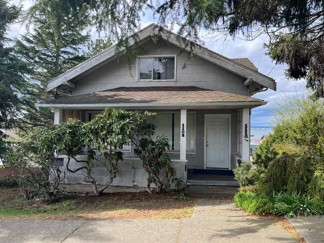 Primary Photo - 3 Bed, 1 Bath Near Fairhaven