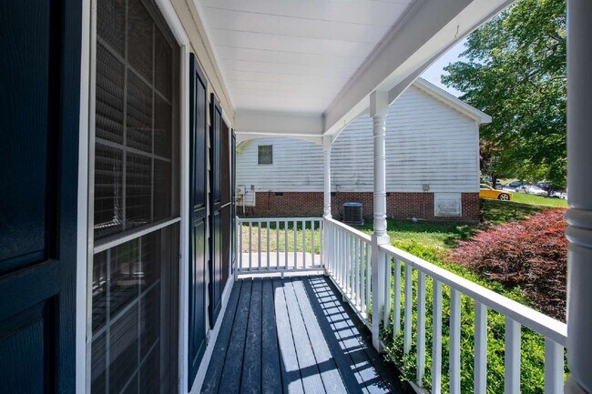 Building Photo - 103 Tarpley Way