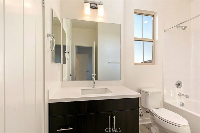 Building Photo - 87 Savannah