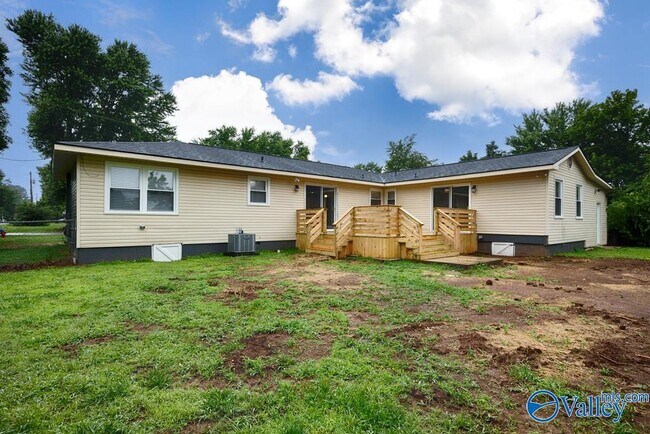 Building Photo - 117 Carol Dr