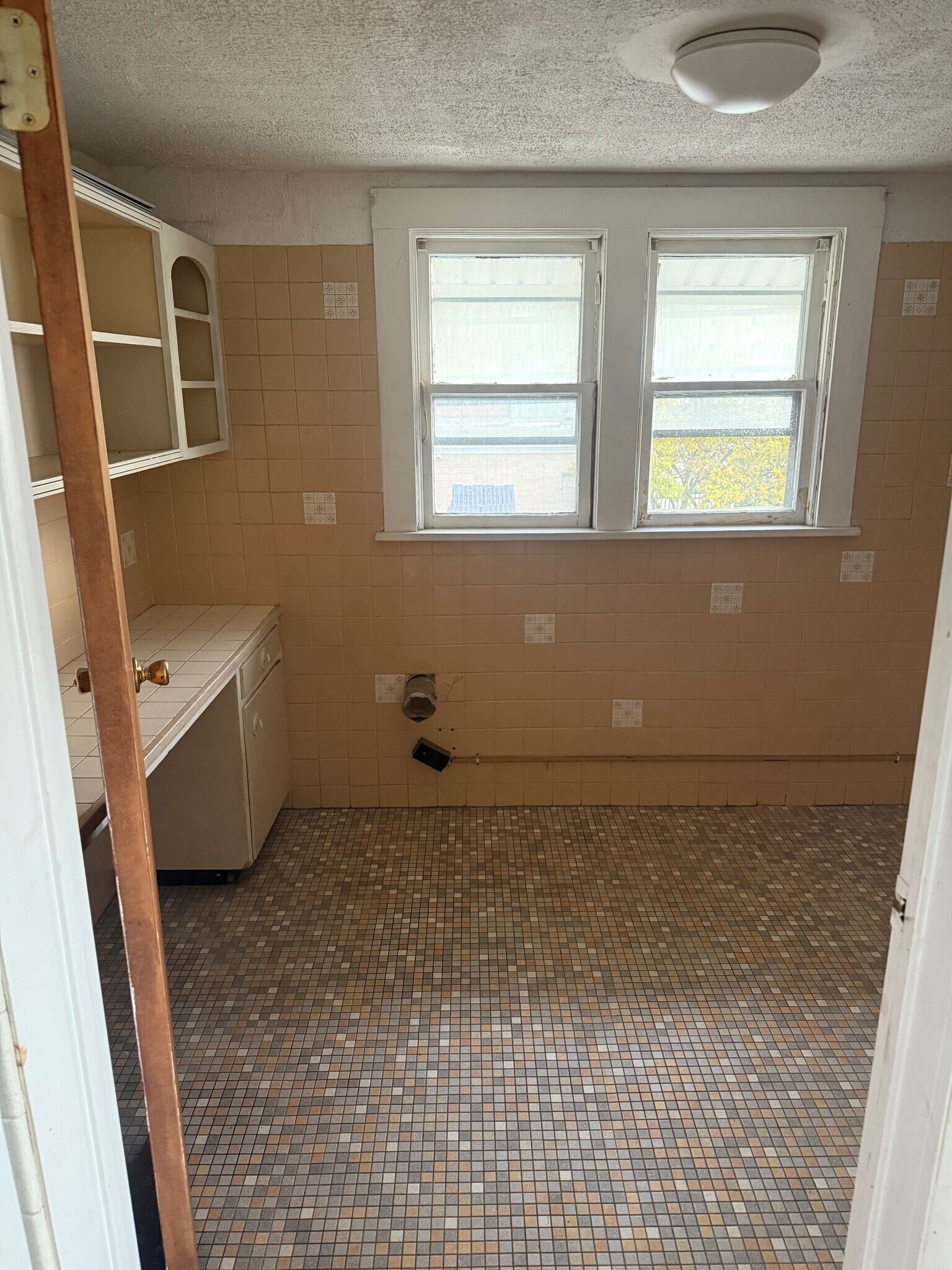 Building Photo - 4 Swan St