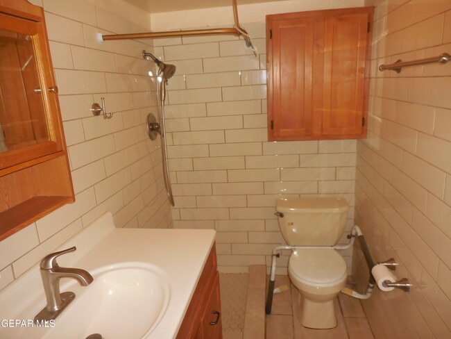 Building Photo - 8308 Vance Pl