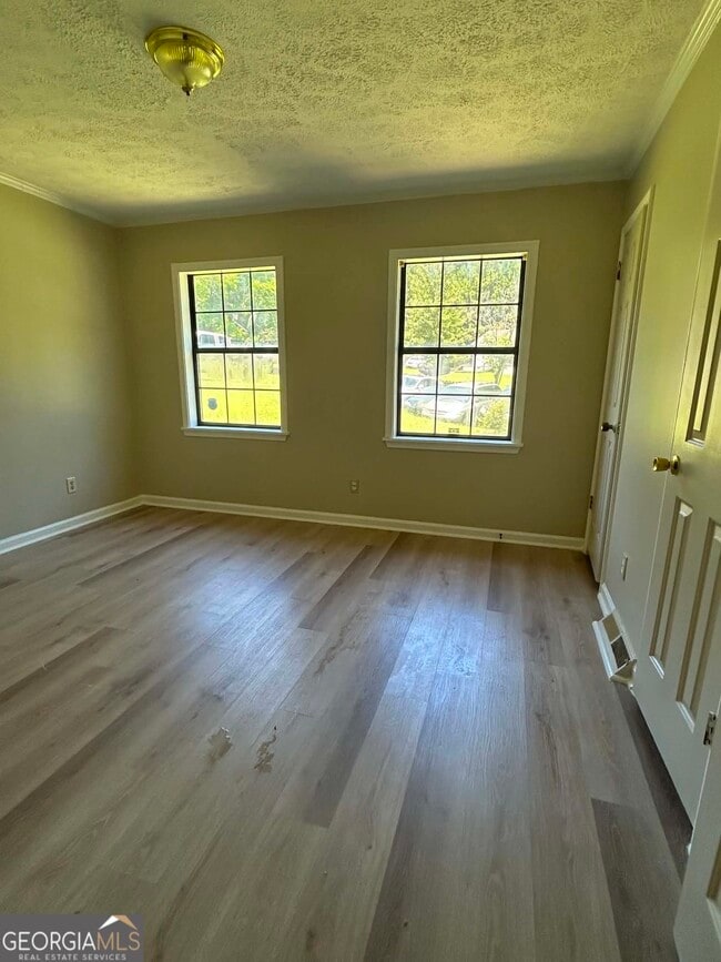 Building Photo - 4704 High Oak Dr