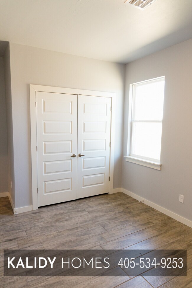 Building Photo - 306 Kirks Holw