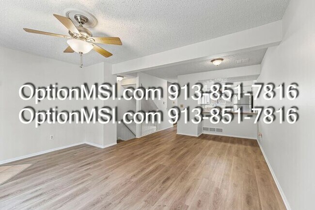 Building Photo - Minutes from KU MED~