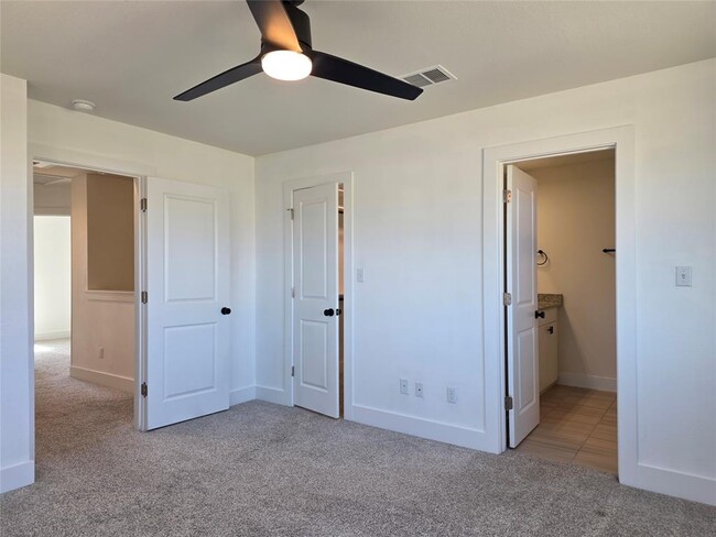 Building Photo - 500 White Steppe Way