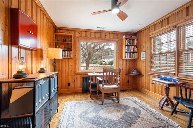 Building Photo - Beautiful Cape Cod in Larchmont