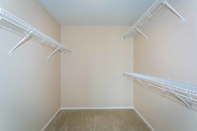 Building Photo - Fantastic Main Level Condo w/Garage, Patio...