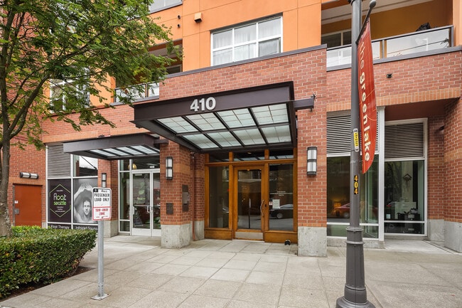Primary Photo - 410 NE 70th St