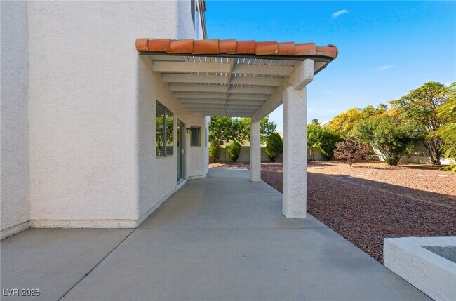 Building Photo - 1460 Daybreak Rd