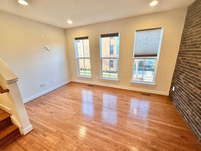 Building Photo - Amazing 3 BR/3.5 BA Townhome in Hyattsville!