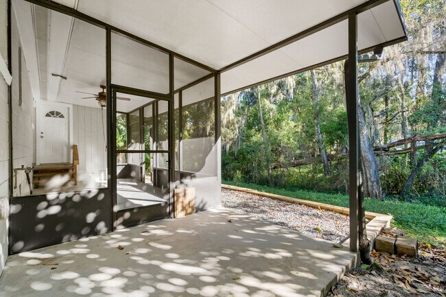 Building Photo - JUST REDUCED!!!  BEAUTIFUL 4/2 1432 Sq. Ft...