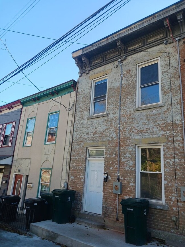 Building Photo - 1571 Tremont St