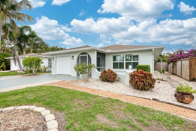 Building Photo - Naples Park - 3 Bedroom, 2 Bathroom - Annual Rental