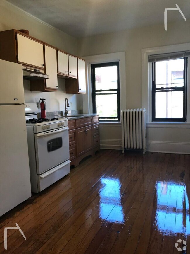 Building Photo - Nicely renovated 2 bed unit in Back Bay wi...