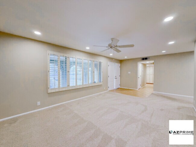 Building Photo - Spacious 4/2 Tempe Home!