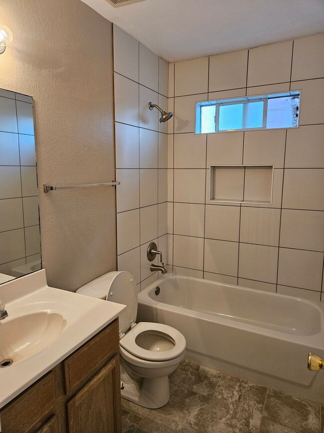 Building Photo - 12357 Tierra Inca Dr