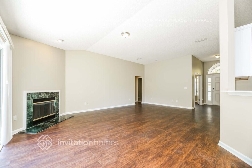 Building Photo - 13973 Crestwick Dr W