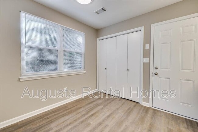 Building Photo - 316 W Buena Vista Ave