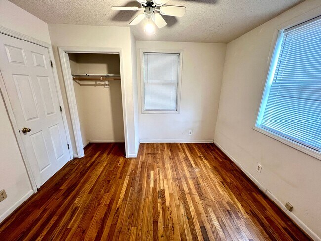 Building Photo - Five Points duplex