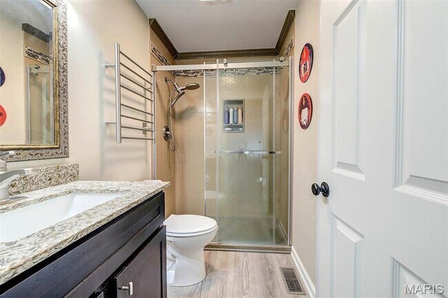 Building Photo - 14991 Broadmont Dr