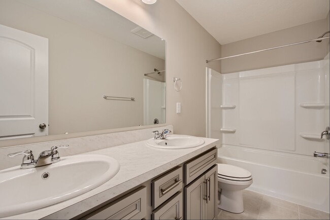 24. Second Full Bathroom - 403 Cottontail Ct