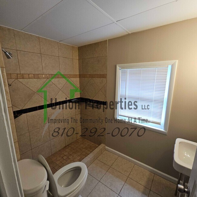 Building Photo - 516 Glenwood Ave