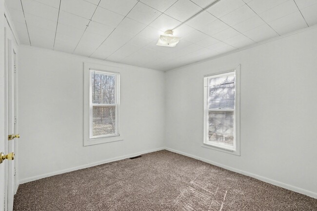 Building Photo - 2215 Mt Olivet Rd