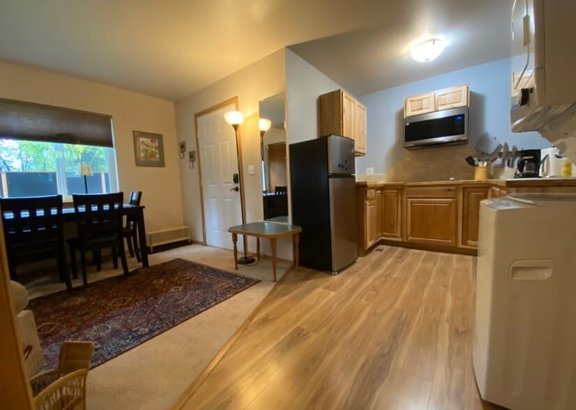 Building Photo - 1345 Brant Cir