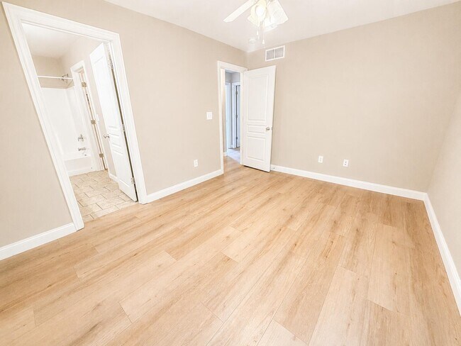 Building Photo - 1857 N Orie Dr