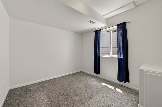 Building Photo - 11850 Kalmath Way