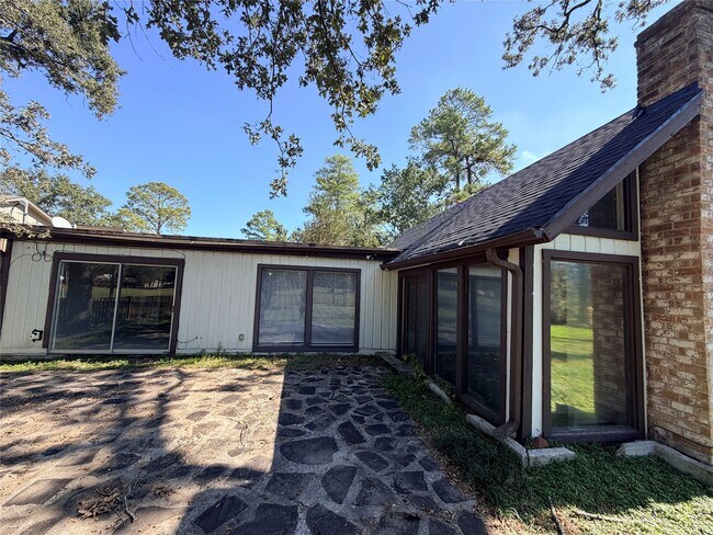 Building Photo - 1607 Chestnut Ridge Rd