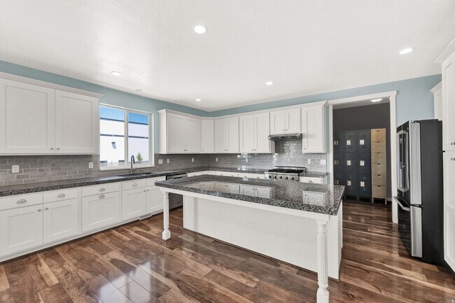 Building Photo - 774 Star Spangled Dr