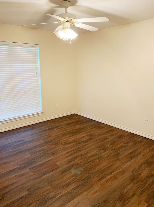 Building Photo - Beautiful 3 Bedroom, 2 Bath Home in Flint!