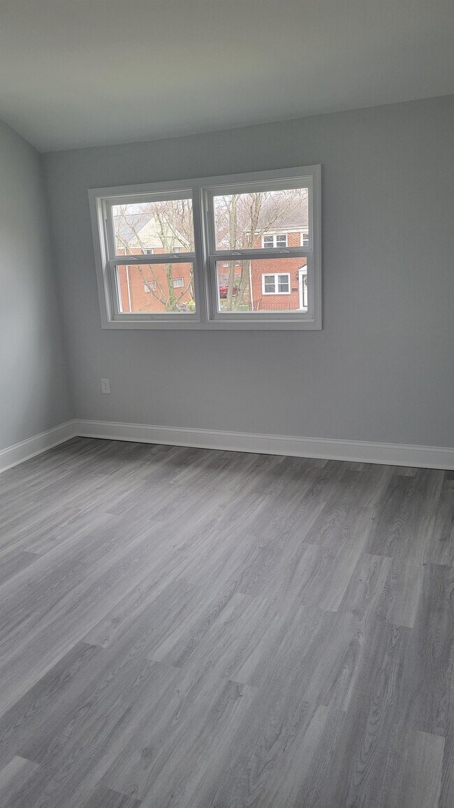 Building Photo - 8637 Hoerner Ave