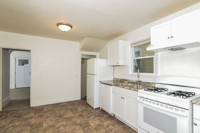 Primary Photo - Newly Renovated Single Family Home - GREAT Mpls Location!