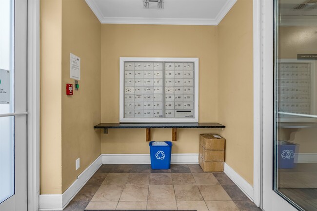 Building Photo - 55 Mallory Ave