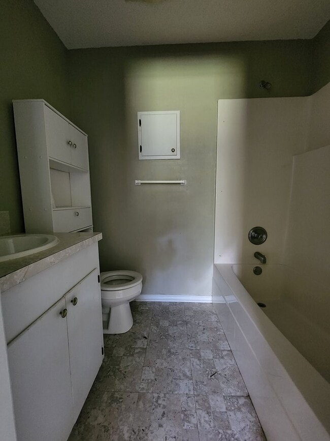 Building Photo - Recently remodeled 3 bedroom, 2 bath brick home