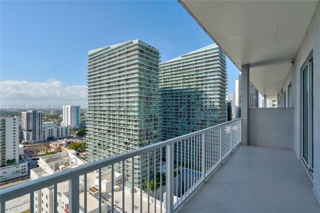 Building Photo - 1250 S Miami Ave