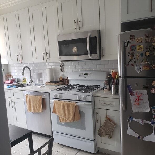 Building Photo - 2317 29th Ave