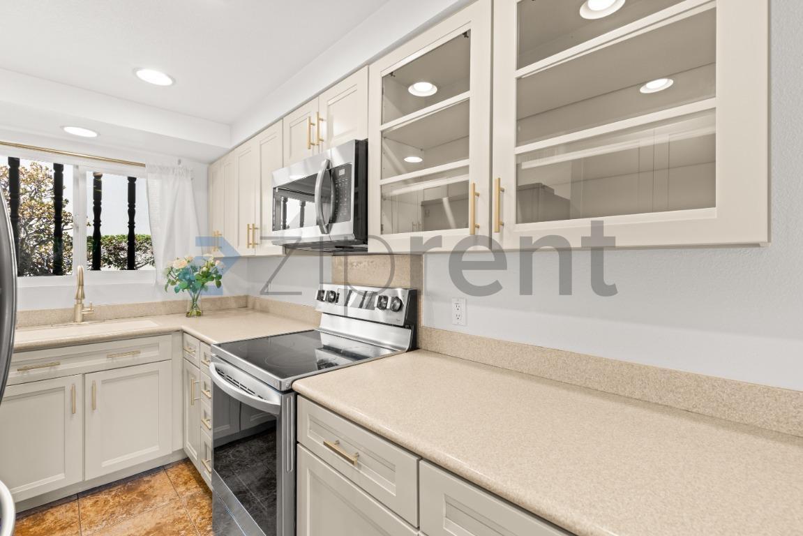 Building Photo - Unit Unit A