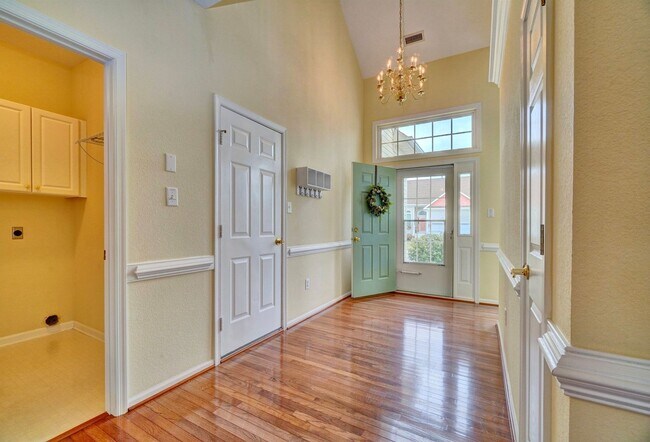 Building Photo - 5027 Ocean Way