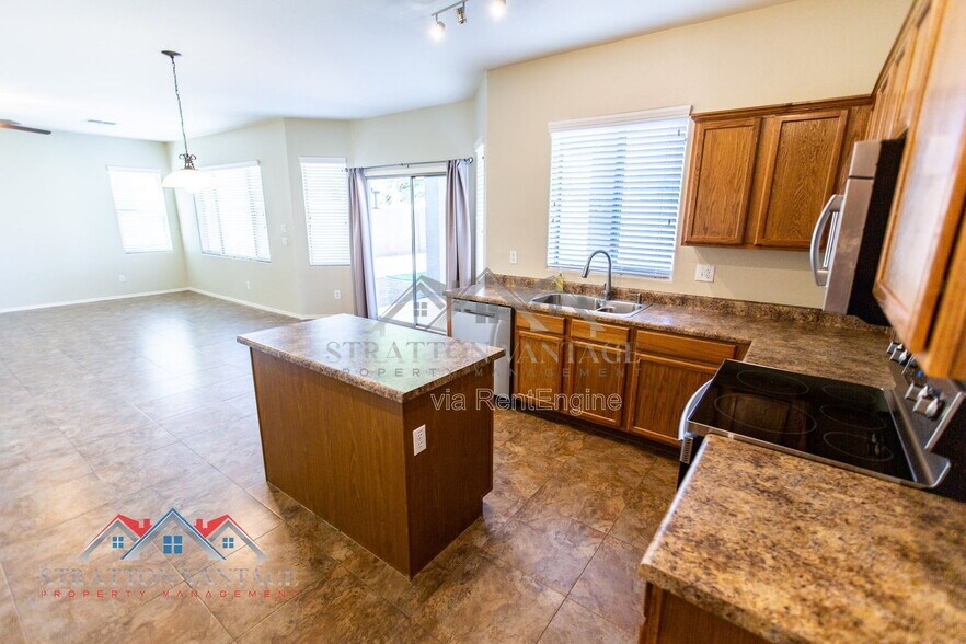 Building Photo - 17932 W Caribbean Ln