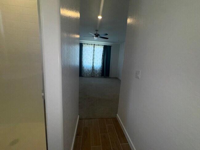 Building Photo - 1083 Traverse Dr S