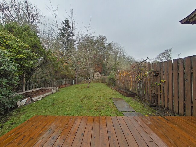 Building Photo - 3 Bedroom Townhouse ~ Close to Corvallis C...