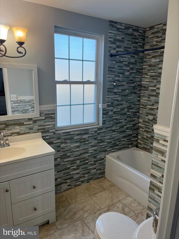 Building Photo - 2709 E Elkhart St