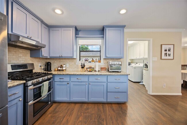 Building Photo - 5326 De Milo Dr