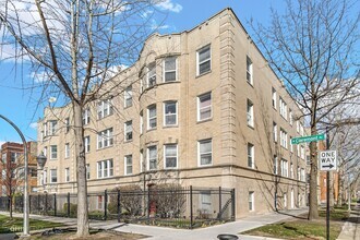 Building Photo - 2316 W Rosemont Ave