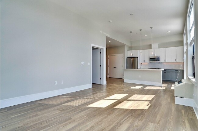 Building Photo - 32 Oakland Ave